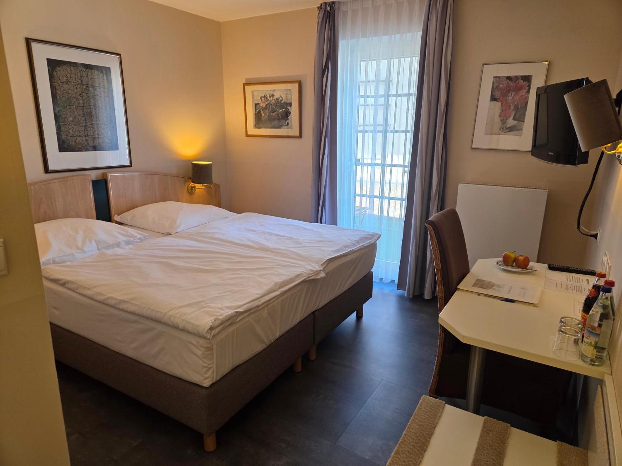 Hotel Garni "Am Ellinger Tor" Weißenburg in Bayern Eksteriør bilde