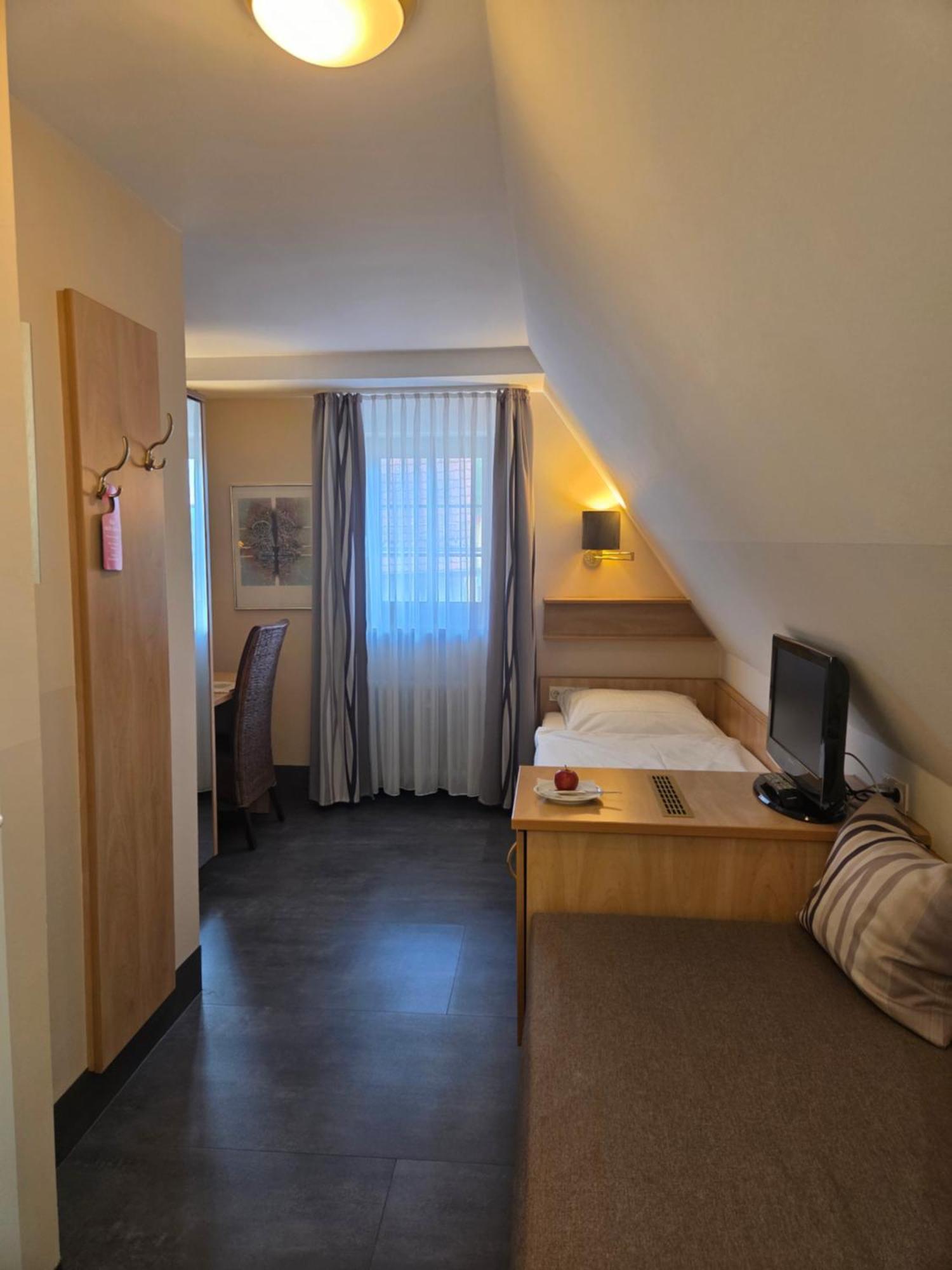 Hotel Garni "Am Ellinger Tor" Weißenburg in Bayern Eksteriør bilde